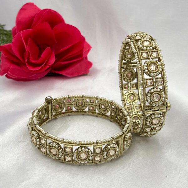 Antique Reverse AD Motif Bangle
