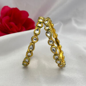 Round and drop shape Kundan Bangles