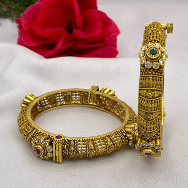 Rajwadi Royal Bangles