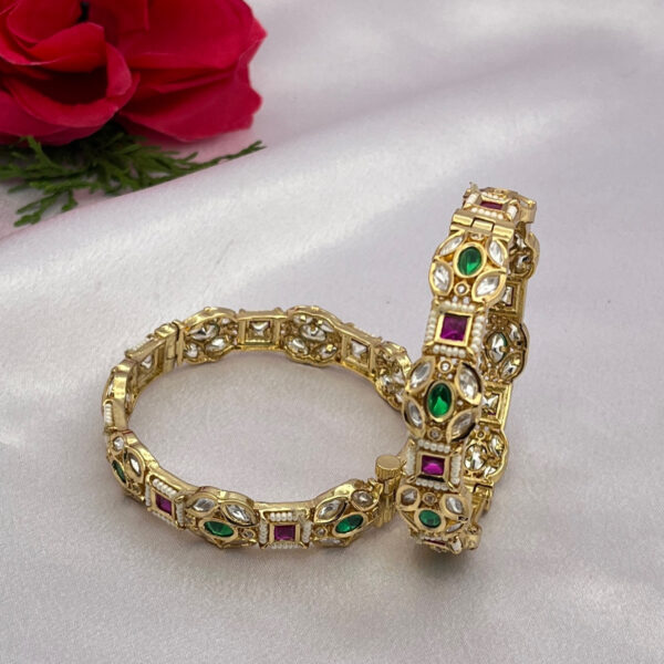 Kundan bangle with touch of Ruby and emerald
