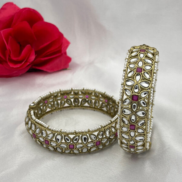 Antique Kundan Bangle with Ruby Stones & Floral Motif