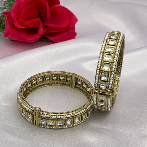 Pearl Edge Kundan Bangles with Antique Finish