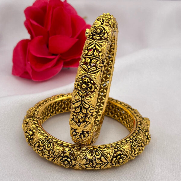 Antique gold platted Bangles