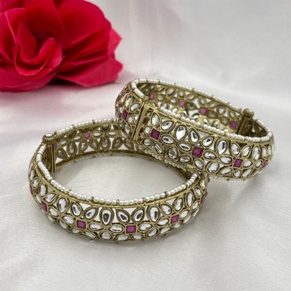 Antique Kundan Bangle with Ruby Stones & Floral Motif