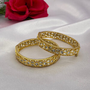 Sleek Kundan Bangles