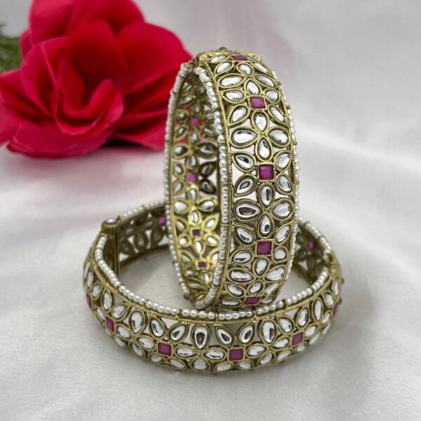 Antique Kundan Bangle with Ruby Stones & Floral Motif
