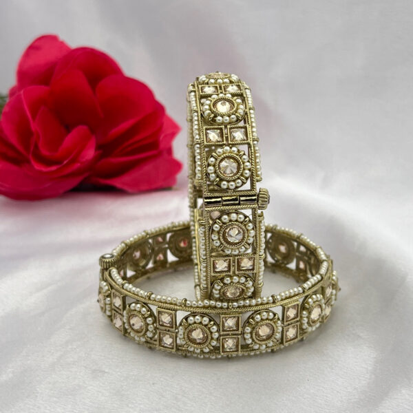 Antique Reverse AD Motif Bangle